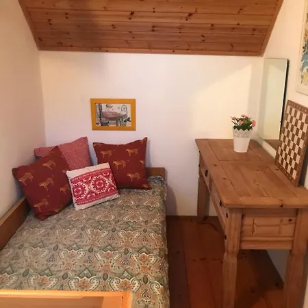 Landhaus Lombos * Mencshely